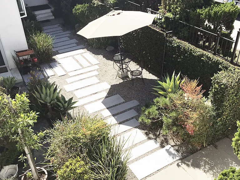 402 S Robertson Blvd — Photo 9