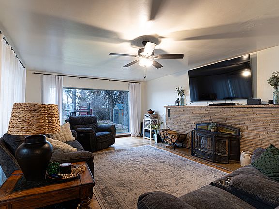 3rd image of 401 W 200 S