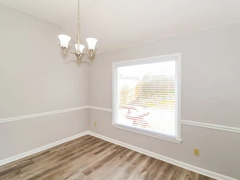 9355 Helmsley Dr — Photo 7