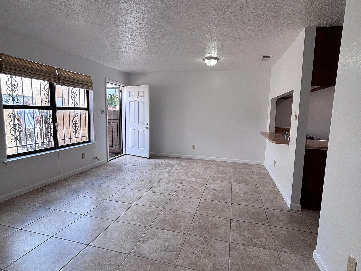 2 bed, 750 sqft, $950 — Photo 3