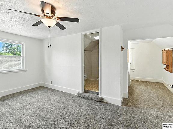 5th image of 4539 Marcy St
