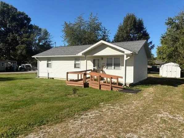 1301 N Howard St, Robinson, IL 62454