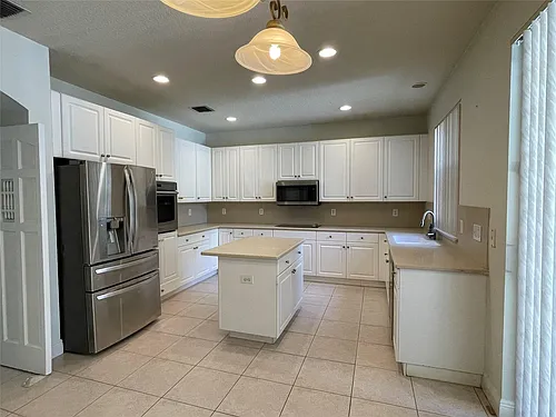 10225 NW 60th Pl Photo 1