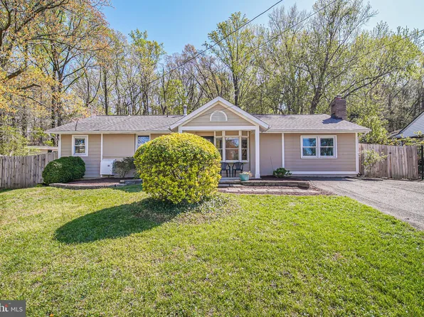 5529 Janelle St, Alexandria, VA 22303