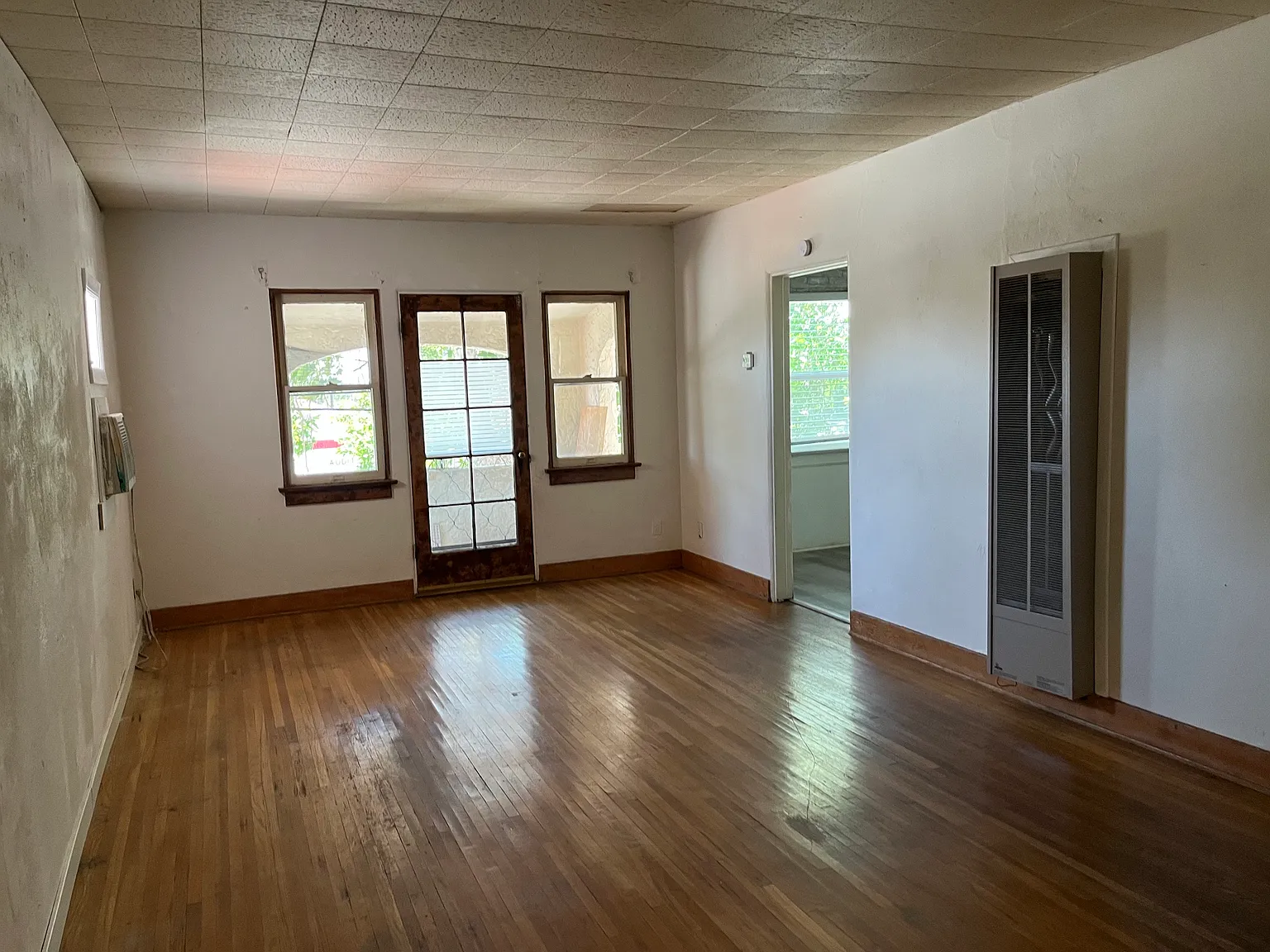 2 bed, 1100 sqft, $1,995 — Photo 2