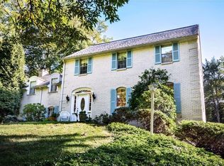 2385 Oakview Dr, Pittsburgh, PA