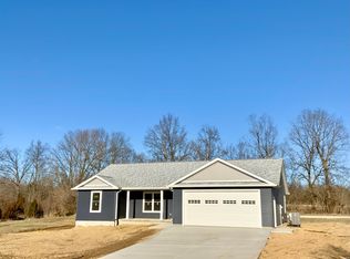 470 Topaz St, Mitchell, IN 47446