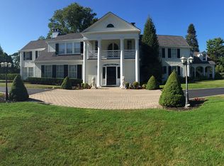 15 Braemer Rd, Setauket, NY 11733