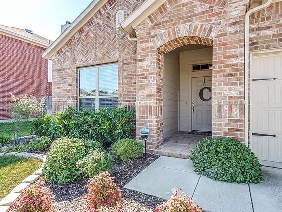 3rd image of 513 Foxcraft Dr