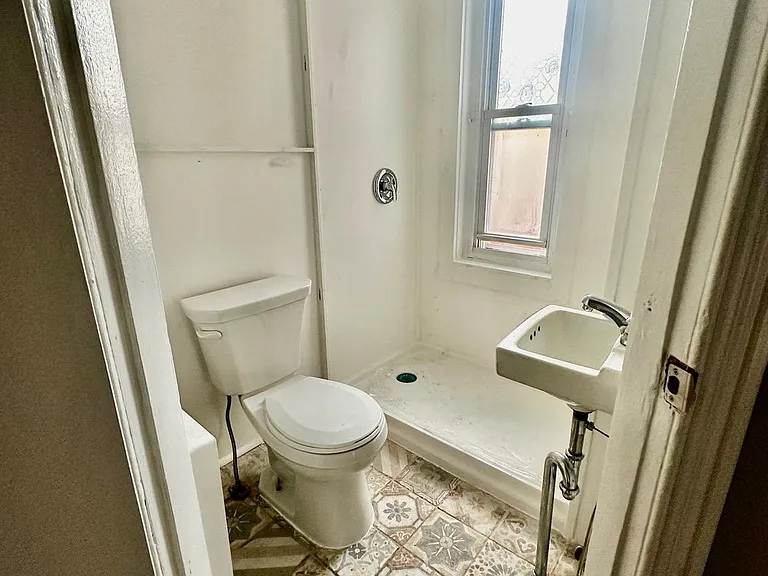 241 High St — Photo 12