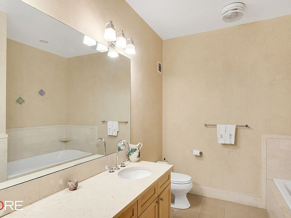 1st image of 252 7th Ave APT 3X
