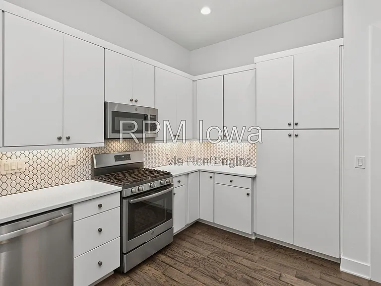 244 E Center St — Photo 9