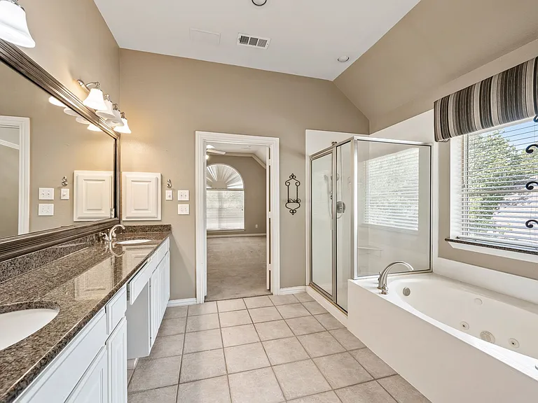 3316 Lexington Ave — Photo 14