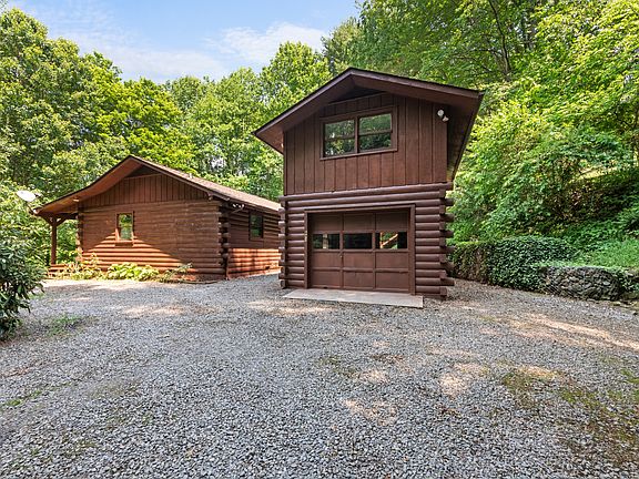 Driveway to the cabin/unattached garage