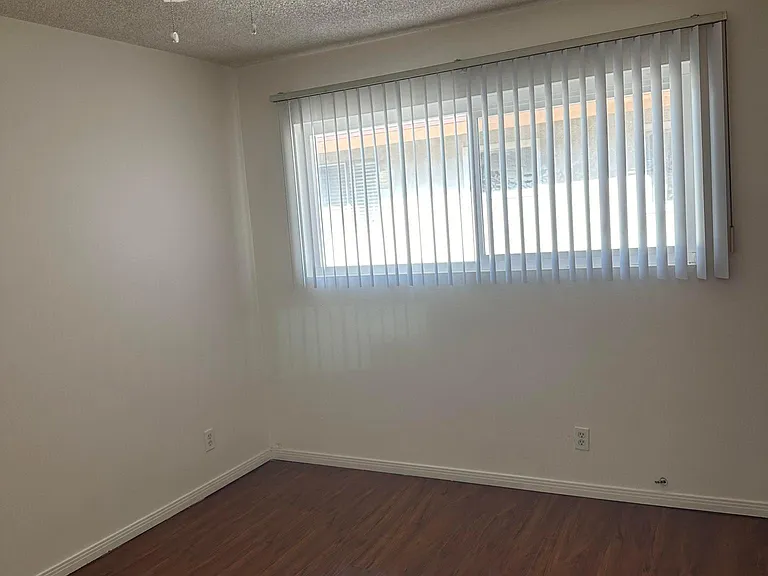 366 N Vecino Dr #6 — Photo 6