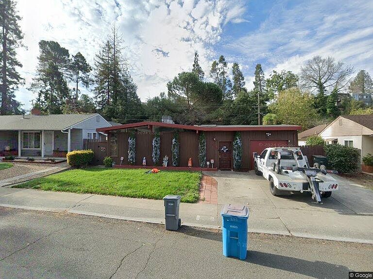 1st image of 355 Cottonwood Dr