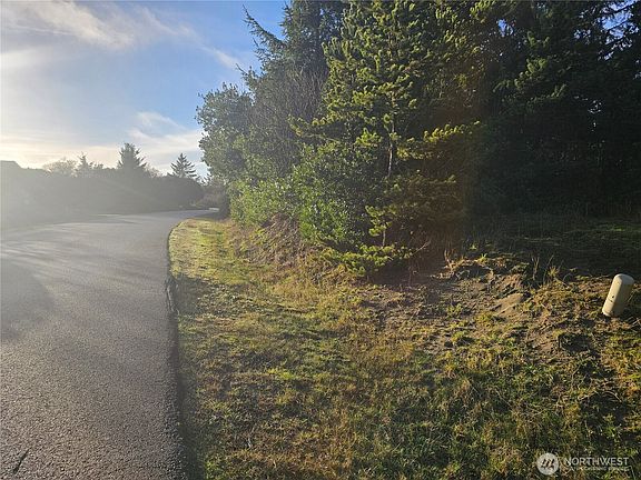 5th image of 276 S Wynoochee Drive SW