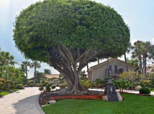 90 Lighthouse Dr, Jupiter Inlet Colony, FL 33469