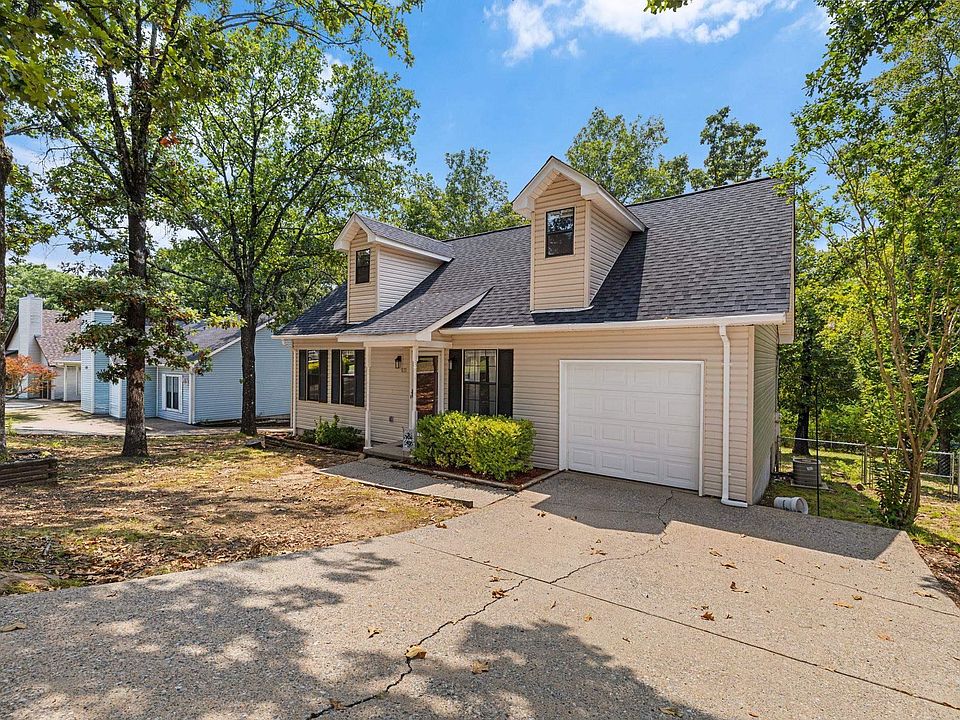 1st image of 111 Raywood Dr