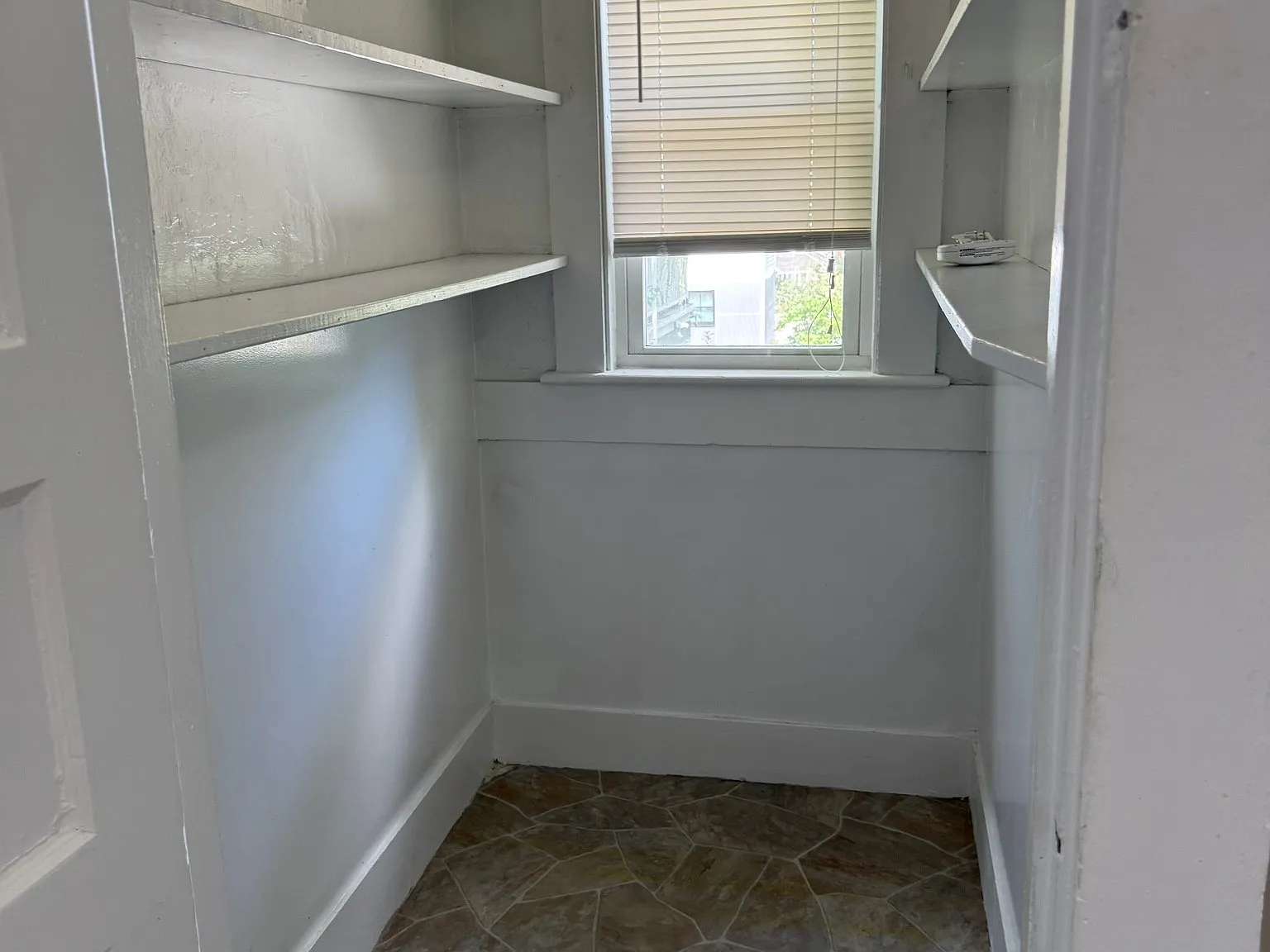 1 bed, 1.0 bath, 1000 sqft, $2,700 — Photo 3
