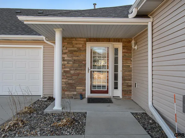 8655 N 161st Plz, Bennington, NE 68007