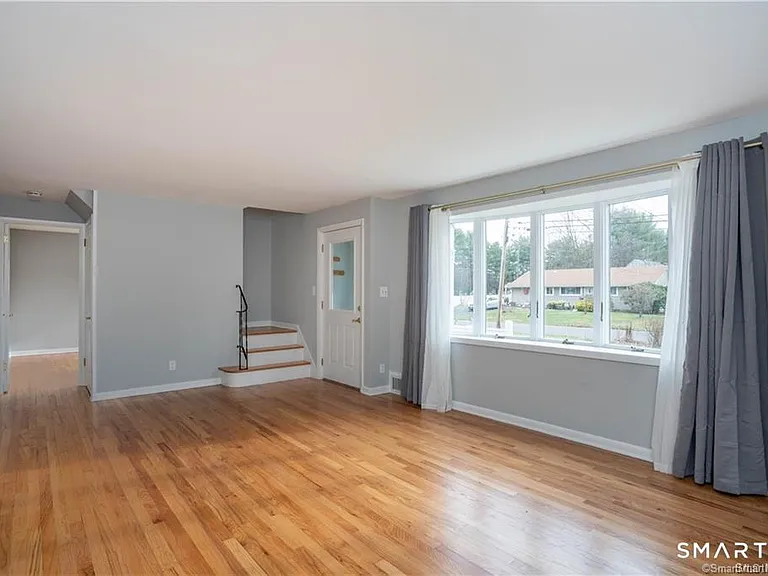 34 John Smith Dr — Photo 7