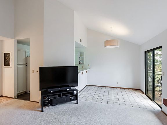 3rd image of 1910 Magdalena Cir APT 95