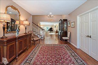 4th image of 1564 Larkfield Ave