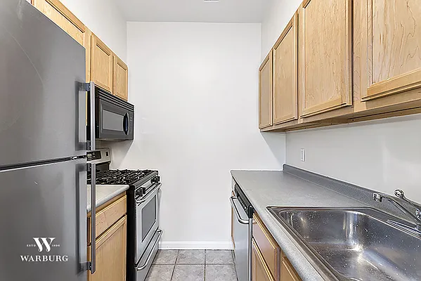 Rented by Warburg | media 9