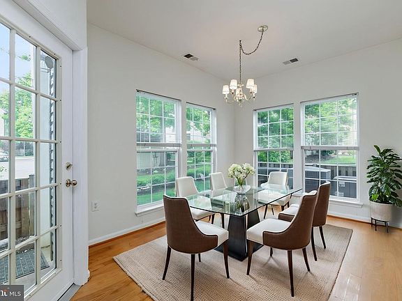 4th image of 4129 Fountainside Ln Unit 104