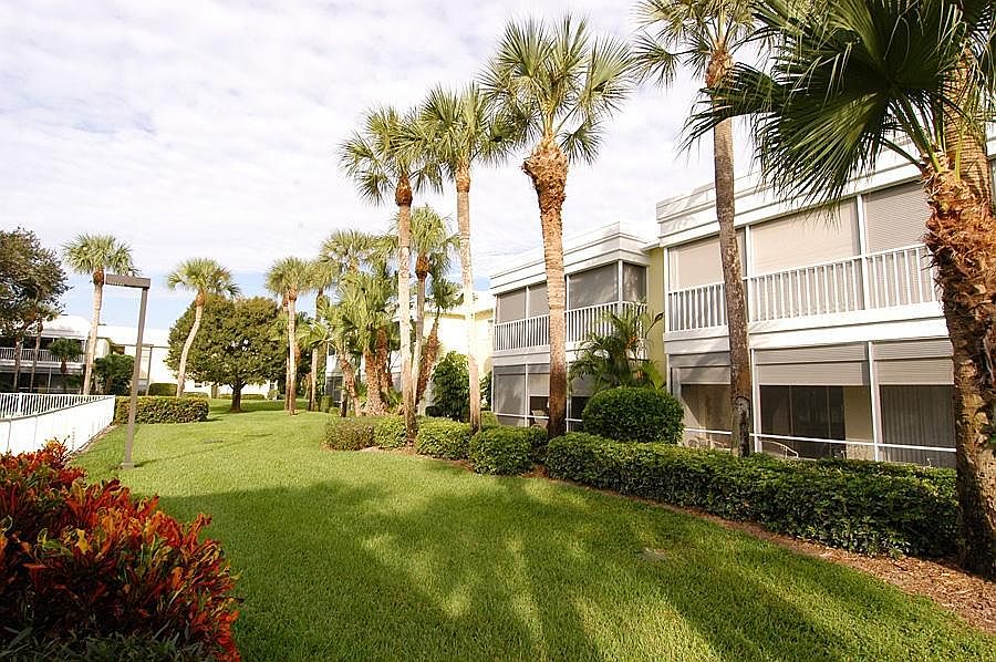 1st image of 1600 SE Saint Lucie Blvd APT 203