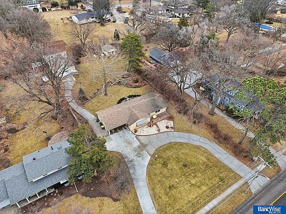 2nd image of 3800 S 40th St