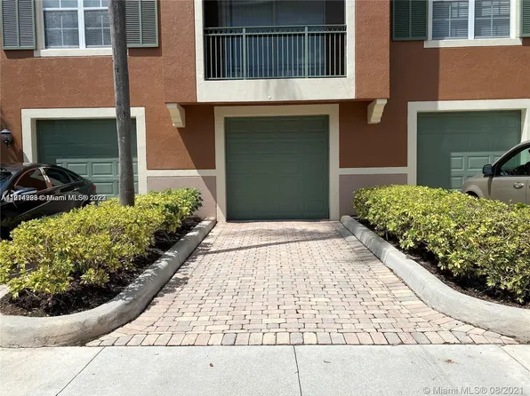 11760 Saint Andrews Pl APT 301, Wellington, FL 33414