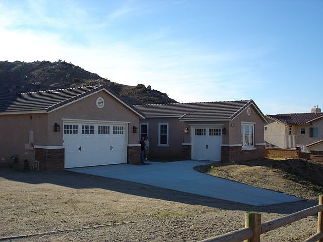 2nd image of 2860 Crestview Dr