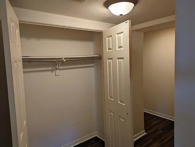 505 Simcoe St S #101 — Photo 5