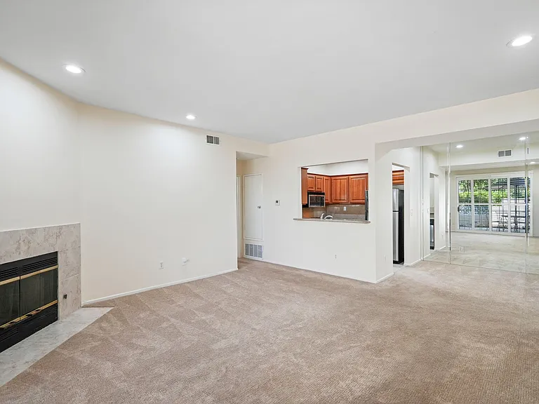 23609 Del Monte Dr #299 — Photo 8
