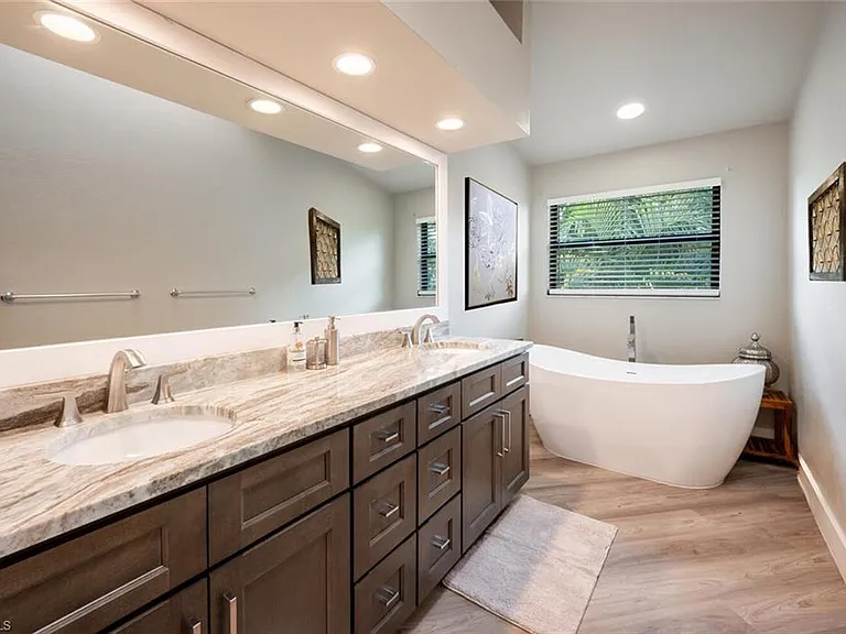 27113 Oakwood Lake Dr — Photo 23