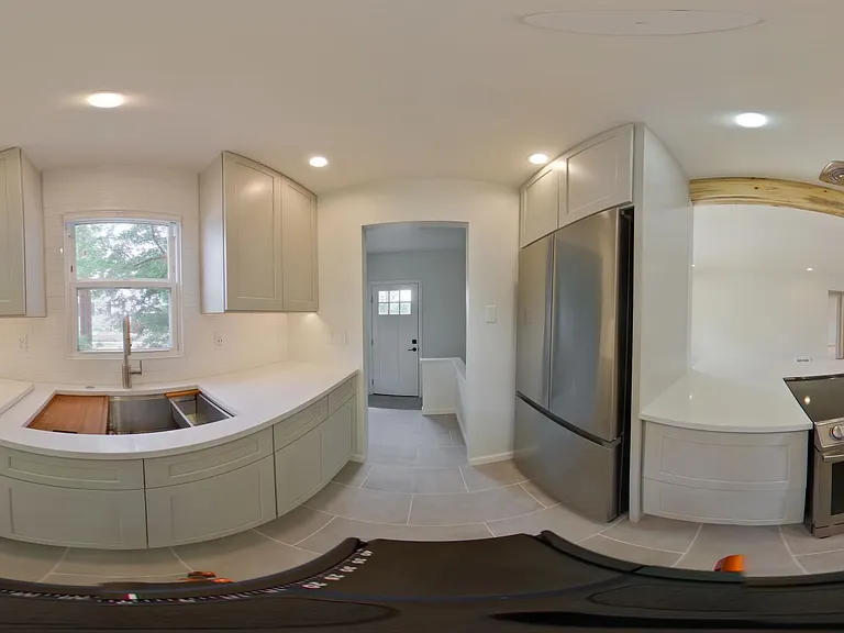 3D tour of the kitchen