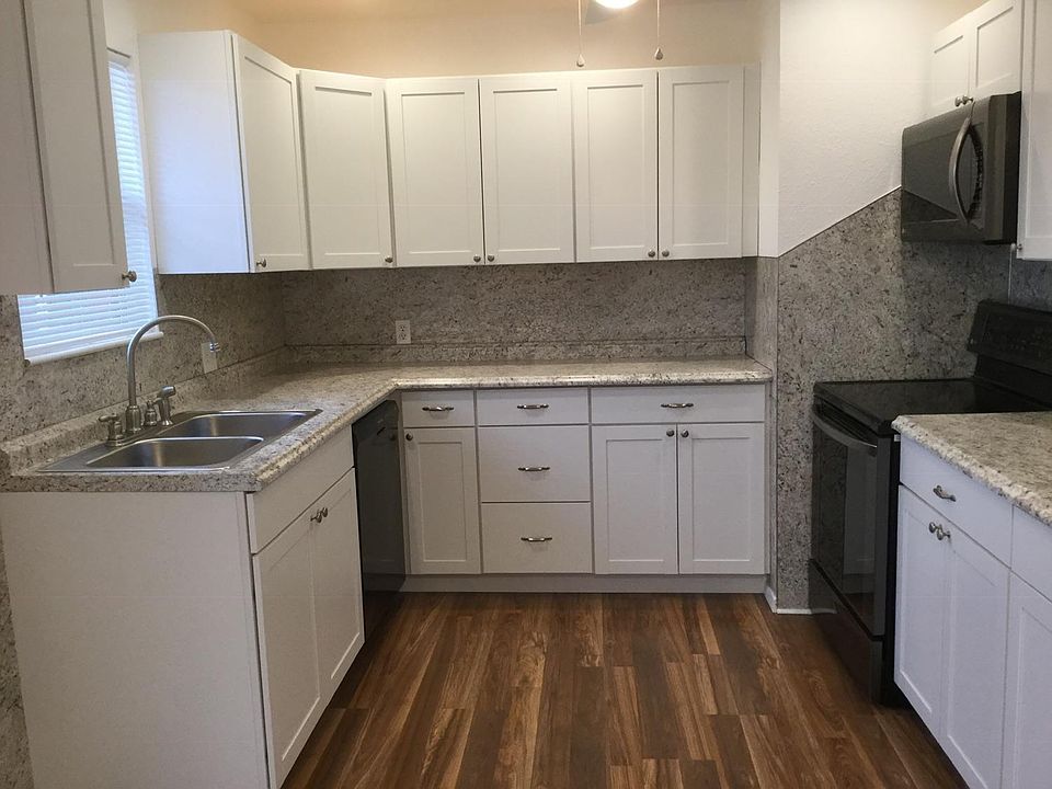 1st image of 123 Elgin Ave