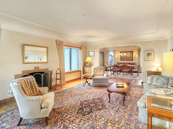 4th image of 4250 W Montfort Pl