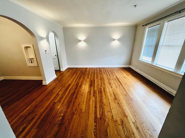 2420 1/2 N Robinson Ave APT 11