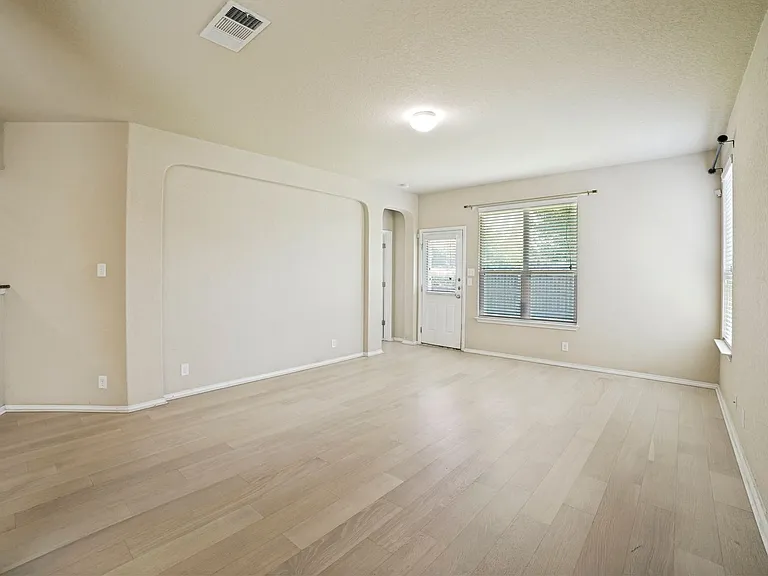6818 Fort Bnd — Photo 6