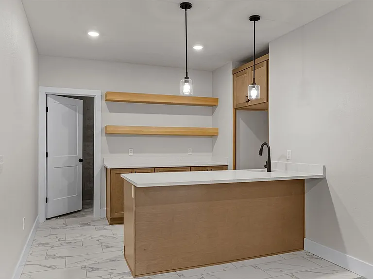 702 S Thornridge Dr — Photo 15