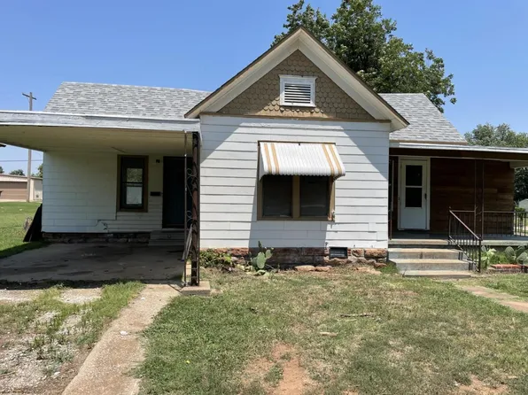 633 Jackson St #A, Perry, OK 73077
