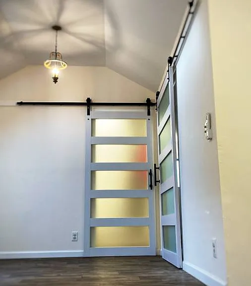 Avery St — Photo 17
