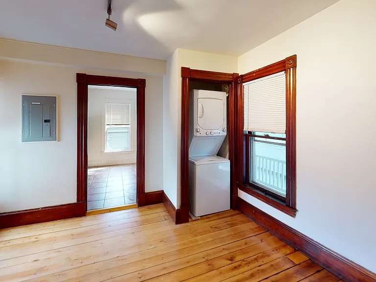90 Barnes Ave #4 — Photo 3