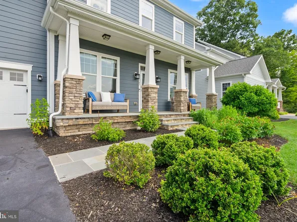 25707 House Martin Ln, Aldie, VA 20105
