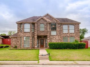 404 Saddle Head Dr, Desoto, TX 75115