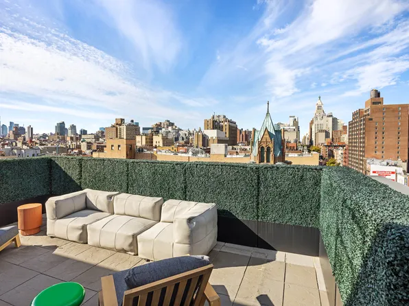 425 East 13th Street image 24 of 29