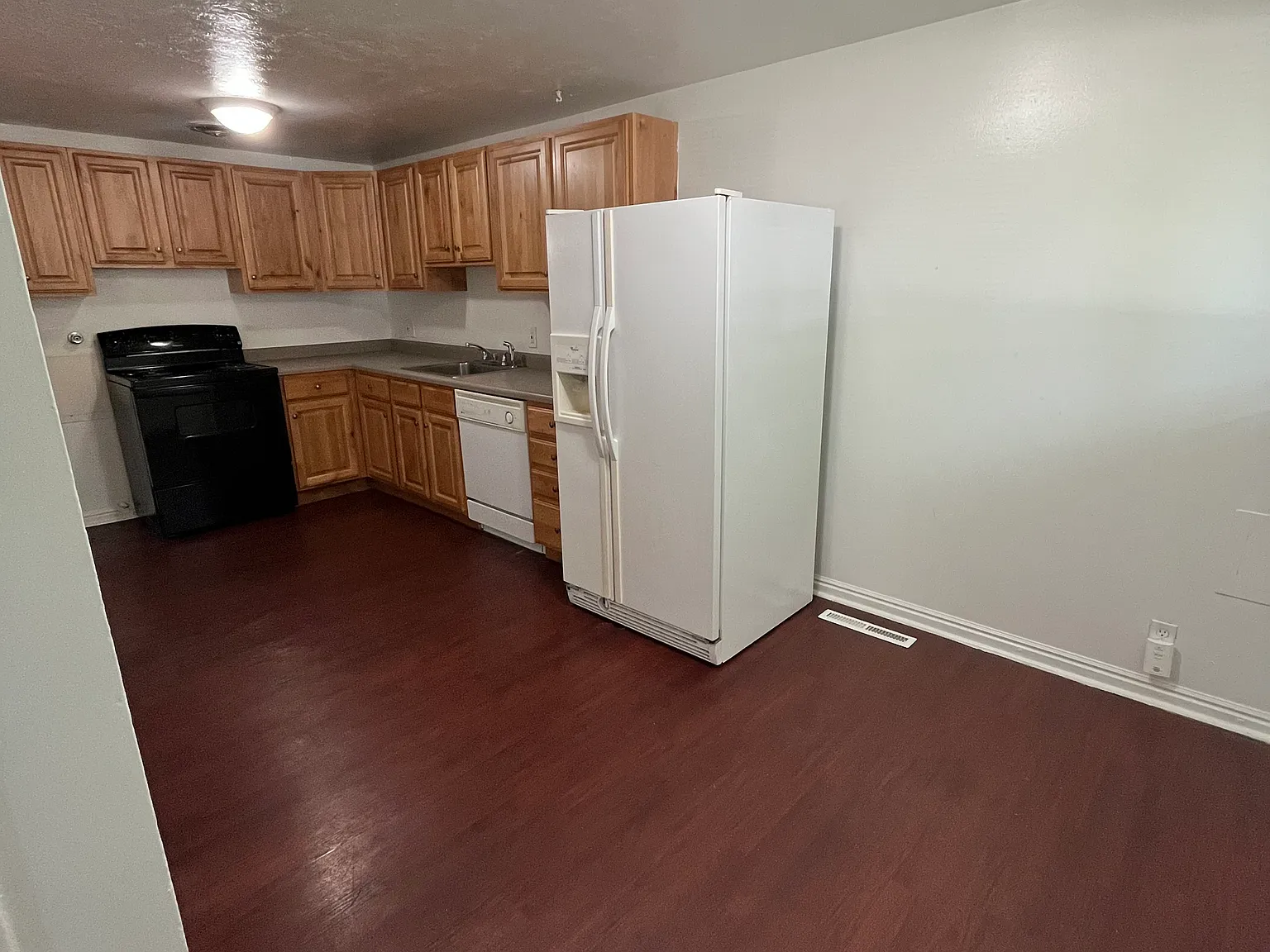 2 bed, 950 sqft, $1,500 — Photo 4